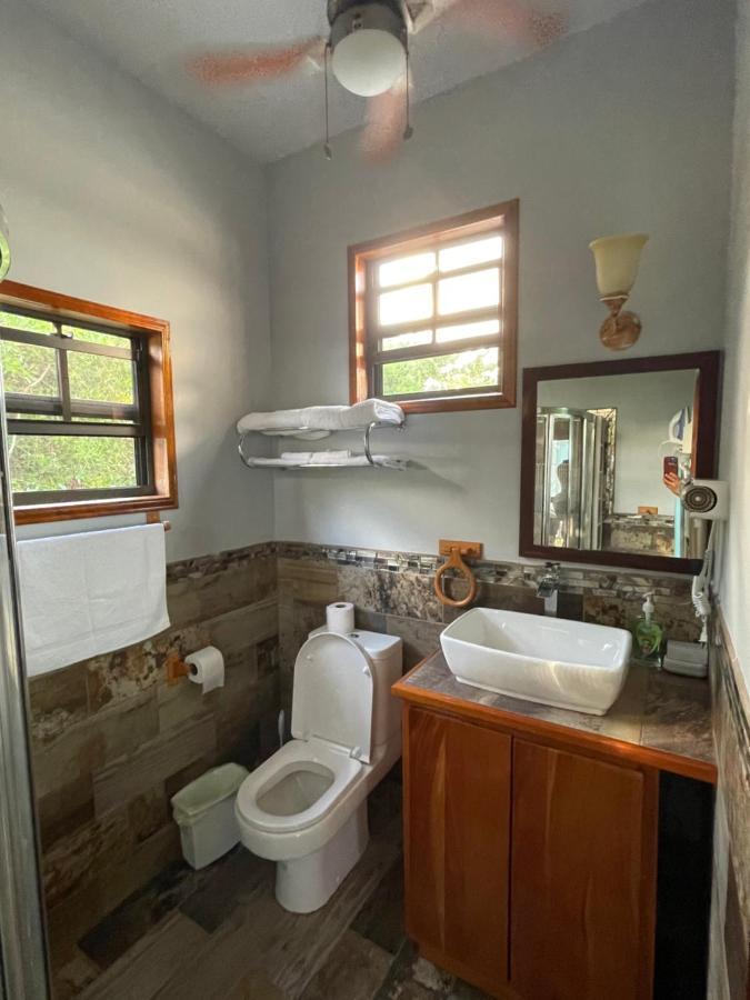 קיי קולקר Hidden Treasure Vacation Home Blue Bay Cottage מראה חיצוני תמונה