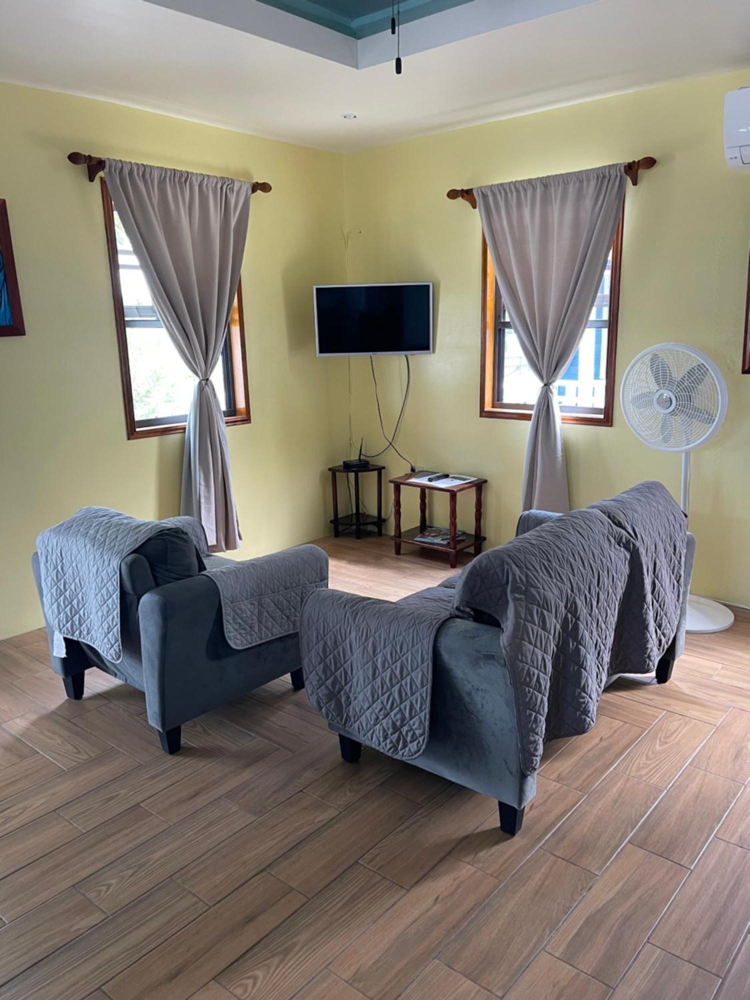 קיי קולקר Hidden Treasure Vacation Home Blue Bay Cottage מראה חיצוני תמונה